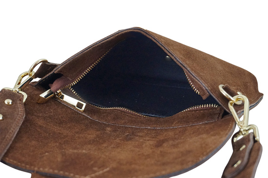 Zamszowa listonoszka na szerokim pasku - Brązowa 