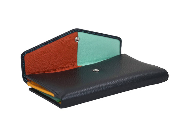 Duży portfel ze złotym zapięciem - Czarny