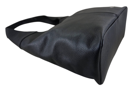 Modna torebka worek na szerokim uchwycie - Czarna