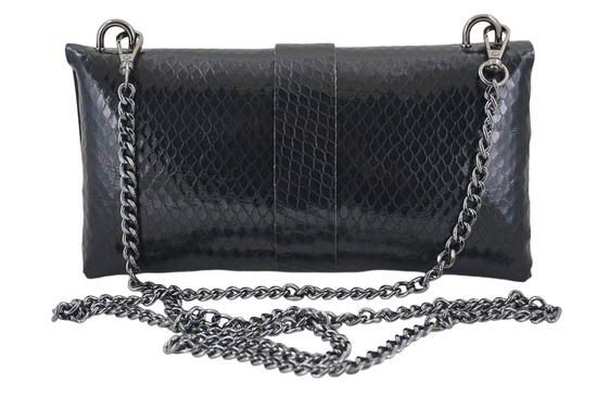 Wizytowa torebka lakierowana czarna 