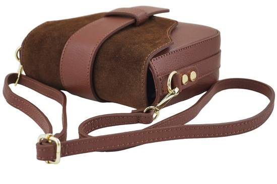 Torebka listonoszka z zamszową klapą - Brązowa 