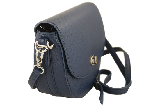 Listonoszka skórzana z ozdobnym zapięciem - Czarna