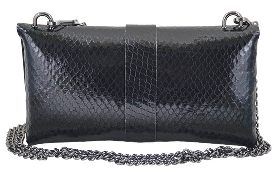 Wizytowa torebka lakierowana czarna 