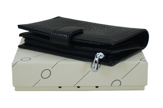 Portfel skórzany damski lakierowany na zatrzask - Czarny