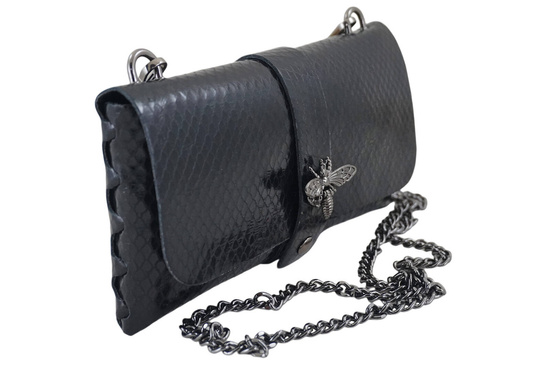 Wizytowa torebka lakierowana czarna 