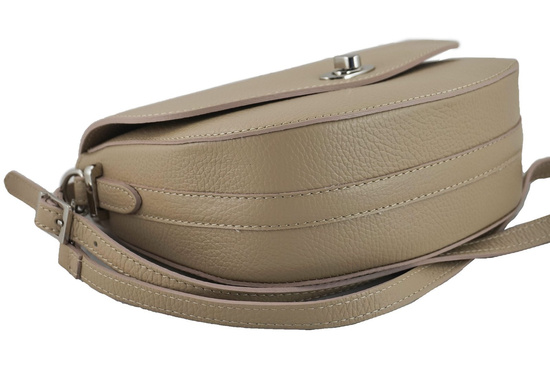 Listonoszka skórzana z ozdobnym zapięciem - Czarna