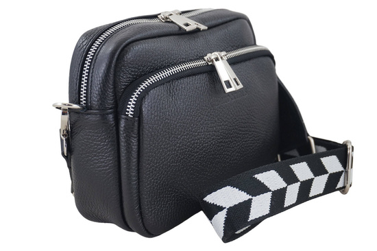 Torebka damska z ozdobnym paskiem - Czarna