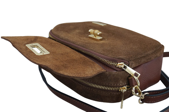Mała zamszowa listonoszka ze złotym zapięciem - Brązowa