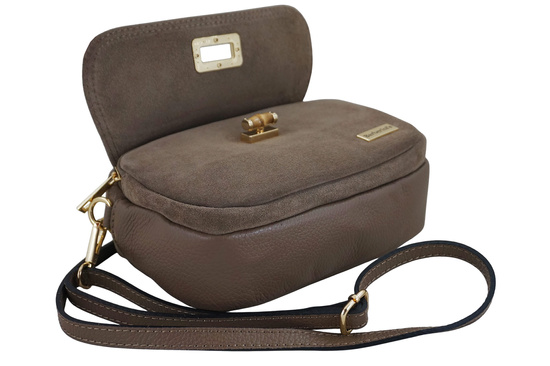 Mała zamszowa listonoszka ze złotym zapięciem - Beżowa ciemna