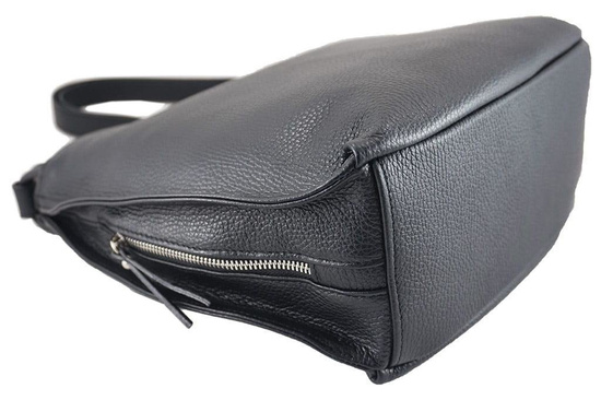 Duża torba damska skórzana na ramię - Czarna