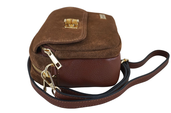 Mała zamszowa listonoszka ze złotym zapięciem - Brązowa